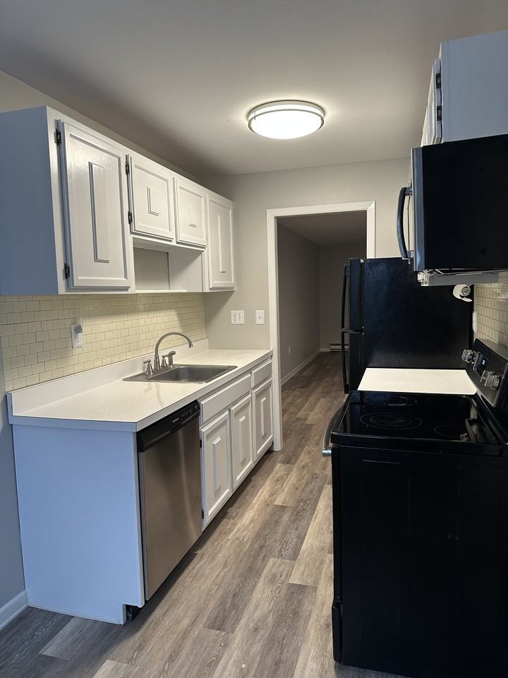 10 Briar Ct - Photo 3 of 18