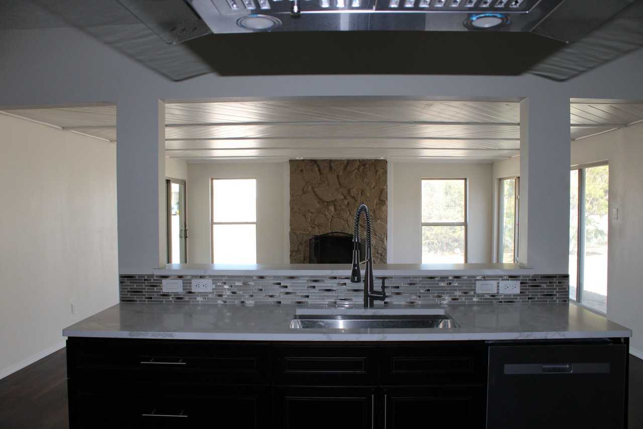 8009 Krim Dr Ne #NA - Photo 2 of 10