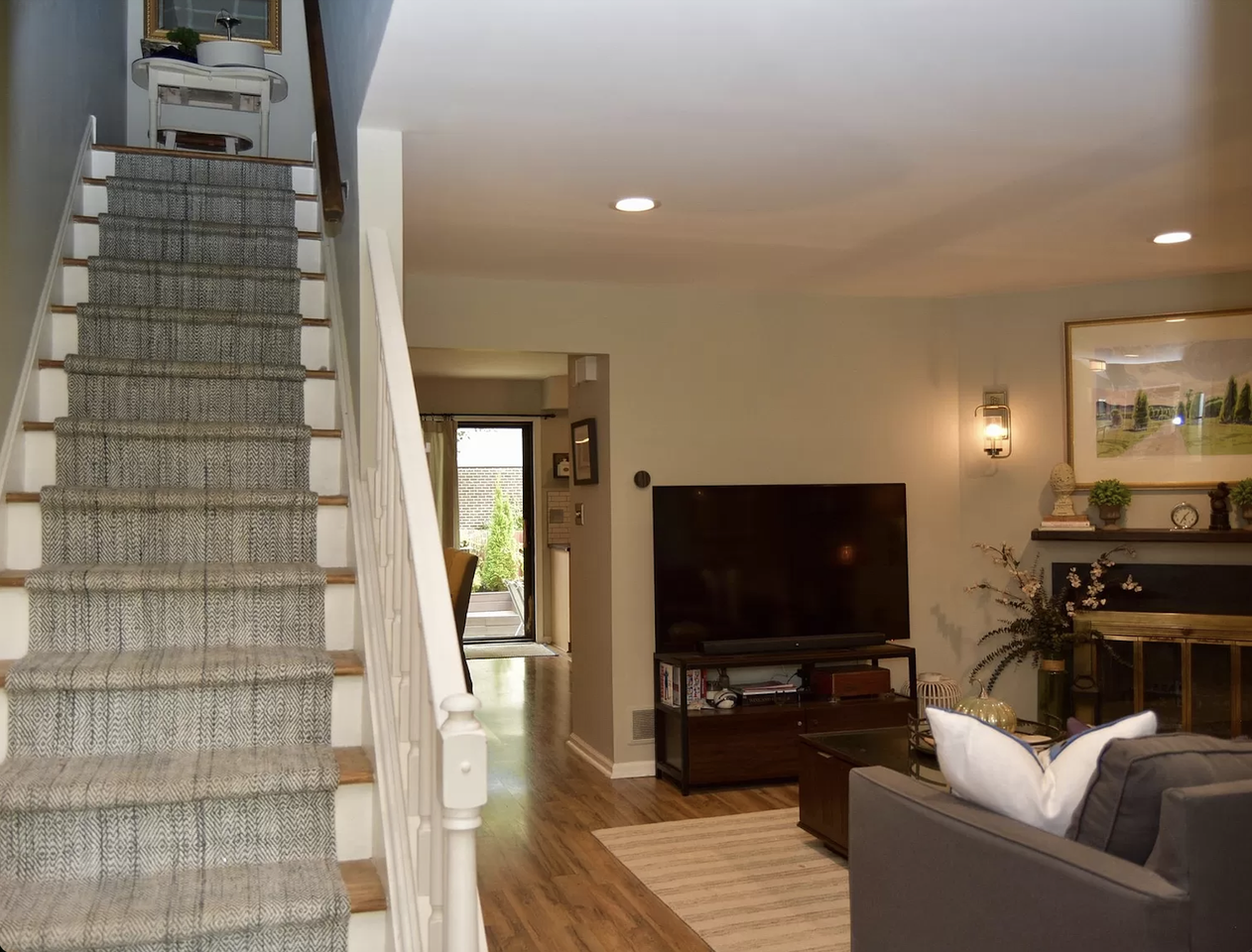 8 Shirley Ln #I8 - Photo 2 of 30