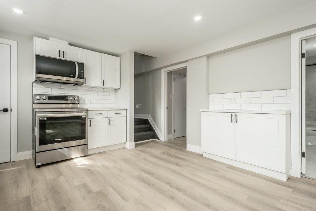 110 Clarence St #BS - Photo 2 of 10