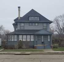 featured image of 323 1/2 W Galena Ave #1