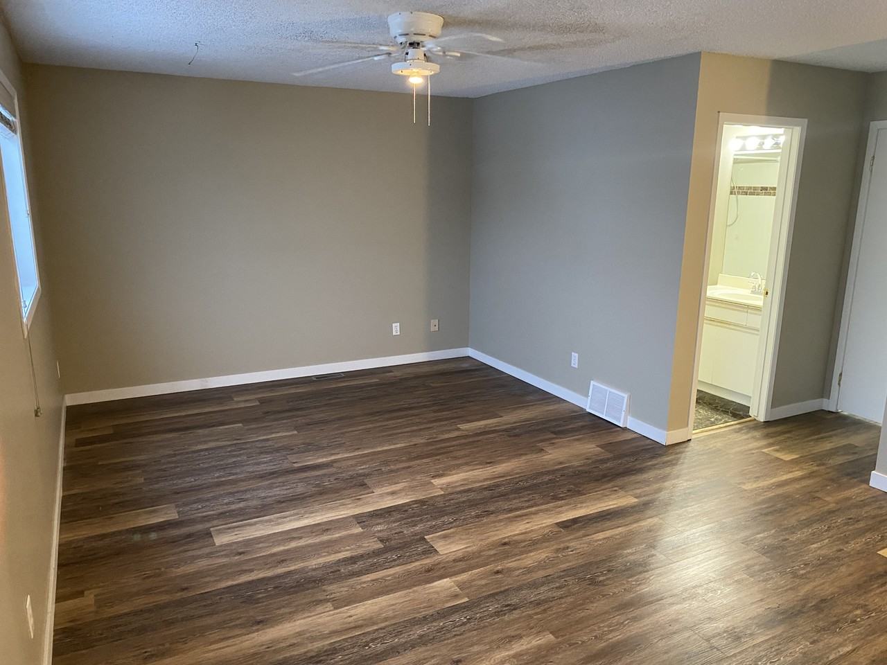 3 Bedroom 2 Bathroom House in Millwoods Apartments 1535 80a St Nw