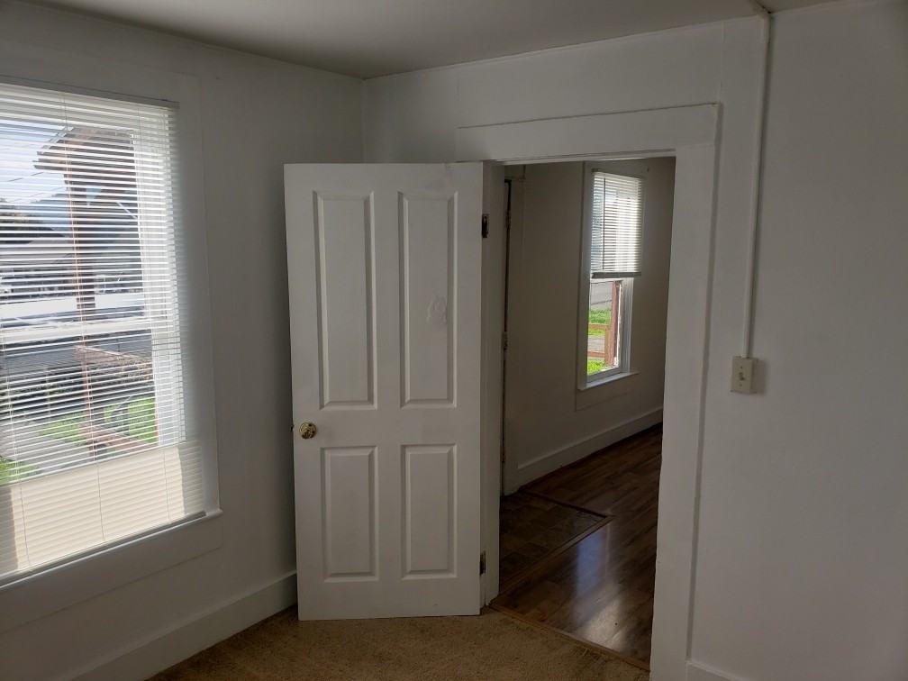 1356 Ne Freemont Ave - Photo 2 of 11
