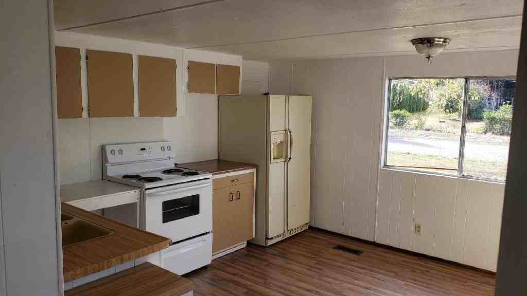 643 Main St #NA - Photo 3 of 15