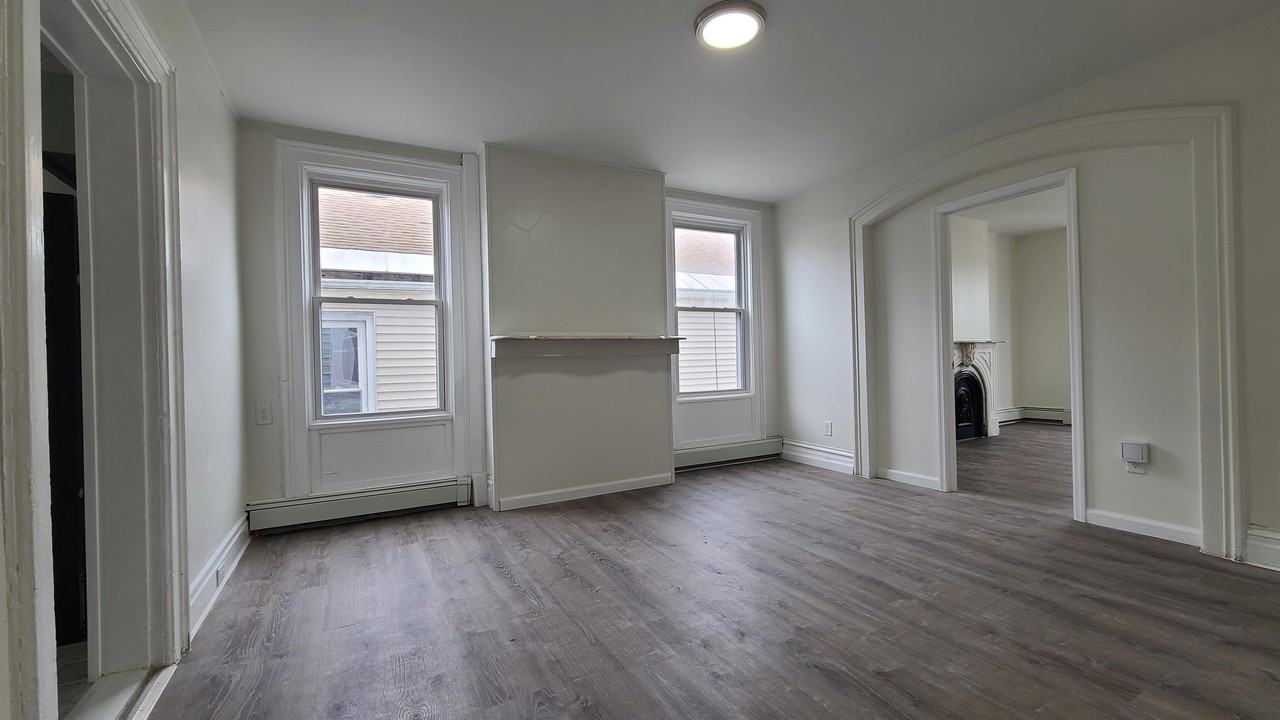 1513 5th Ave #2 - Photo 2 of 7