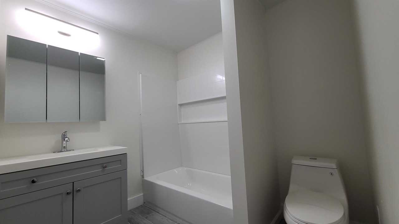 1513 5th Ave #2 - Photo 3 of 7