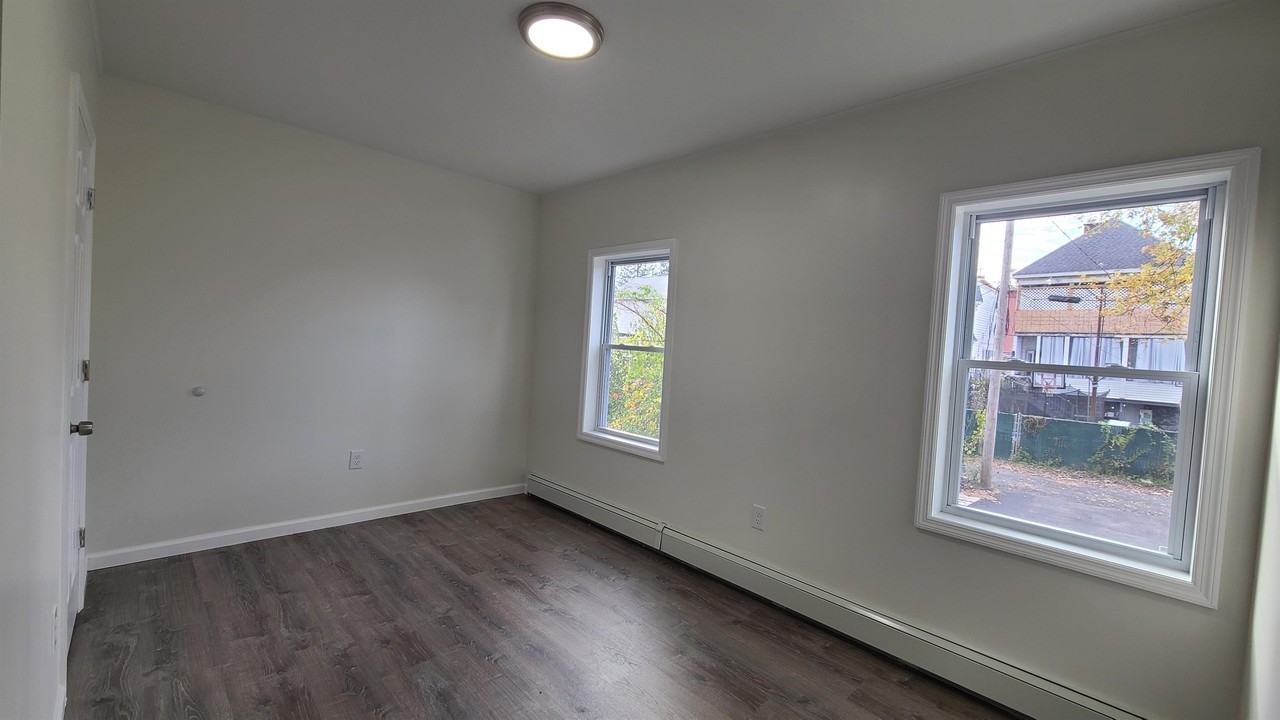 1513 5th Ave #2 - Photo 7 of 7
