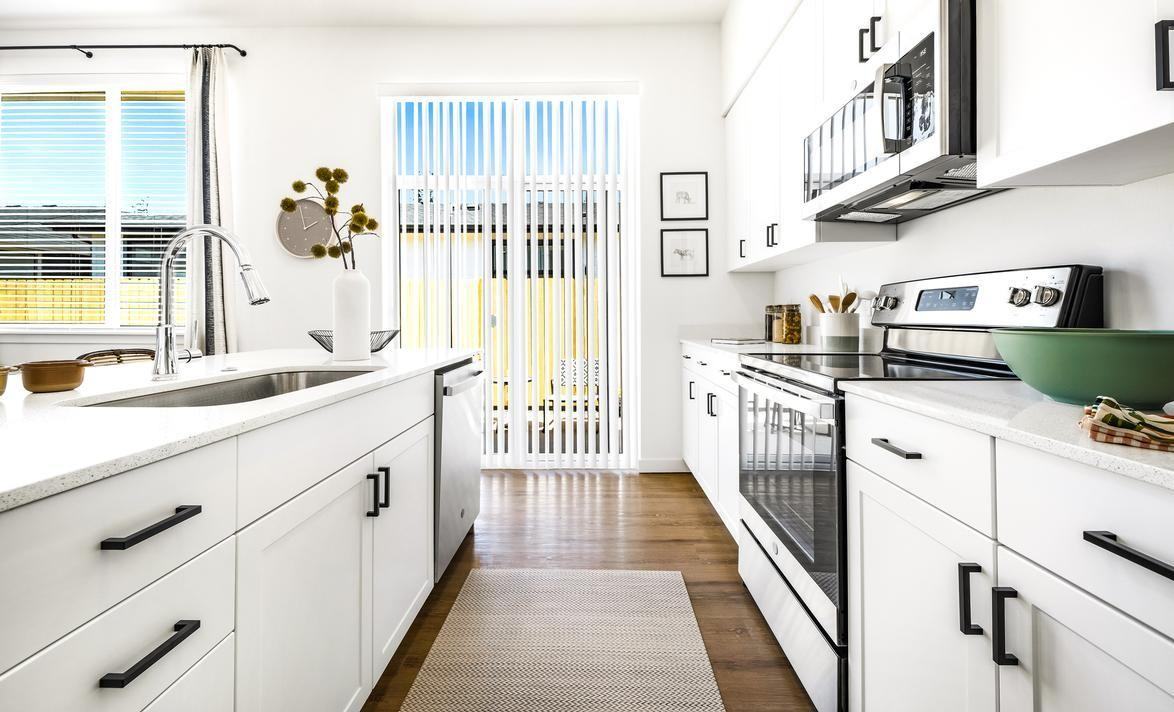 1367 Umpqua Avenue - Photo 7 of 25