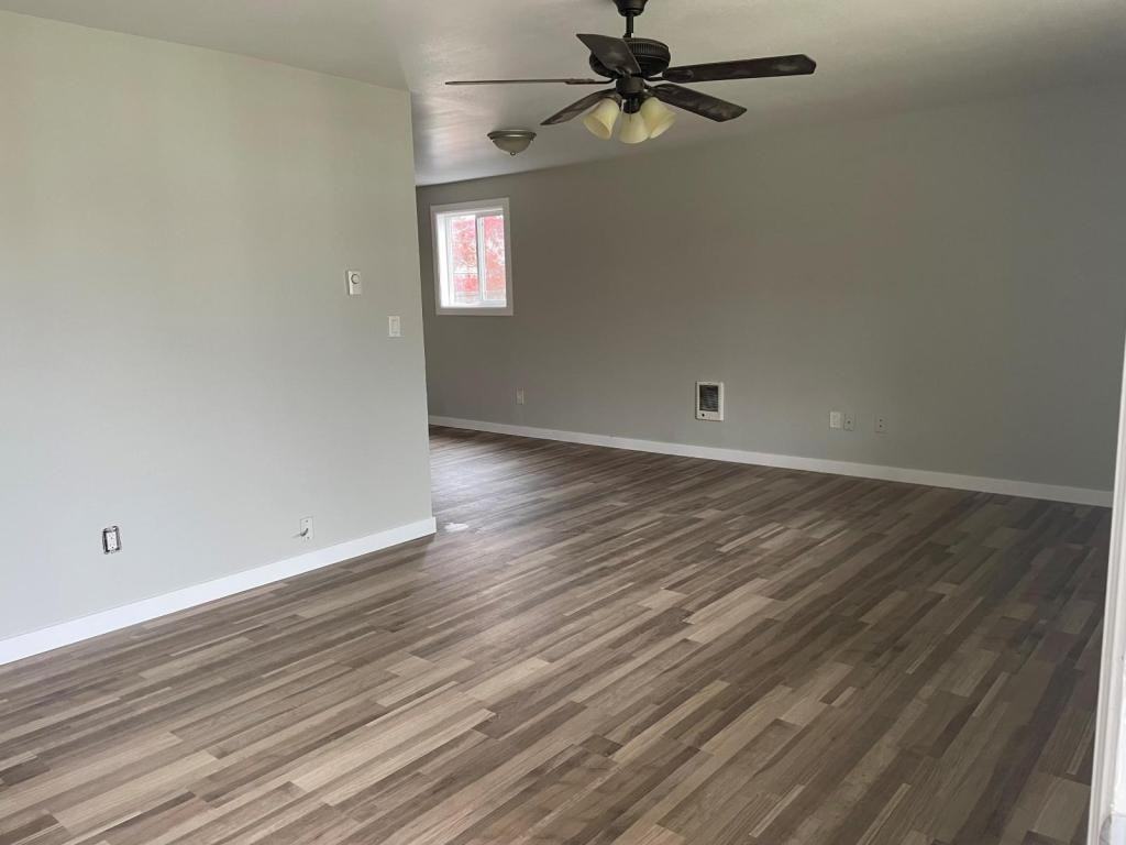 8722 13th St Ne - Photo 2 of 7
