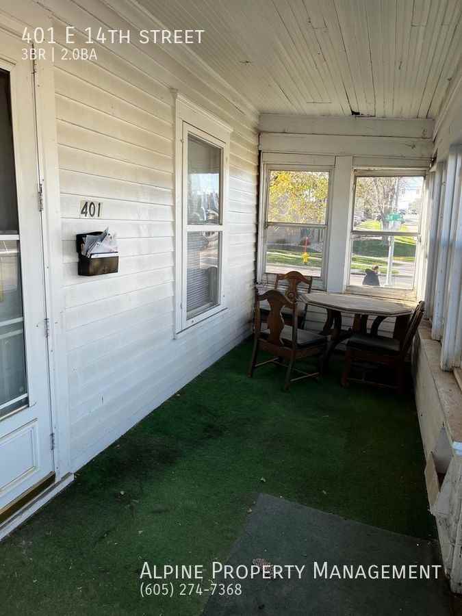 401 E 14th St - Photo 3 of 26