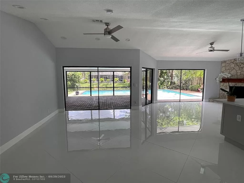 9071 Nw 13th St - Photo 3 of 12