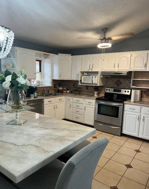 4400 Ne 49th St - Photo 2 of 17