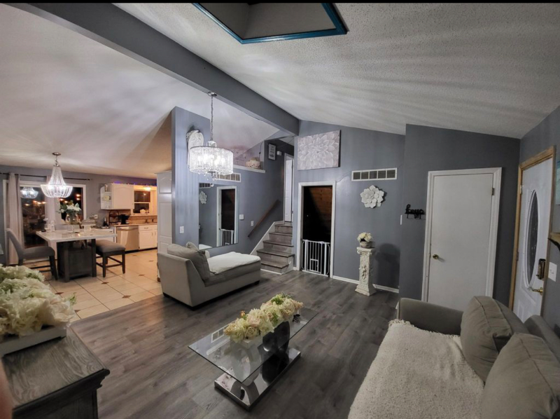 4400 Ne 49th St - Photo 3 of 17