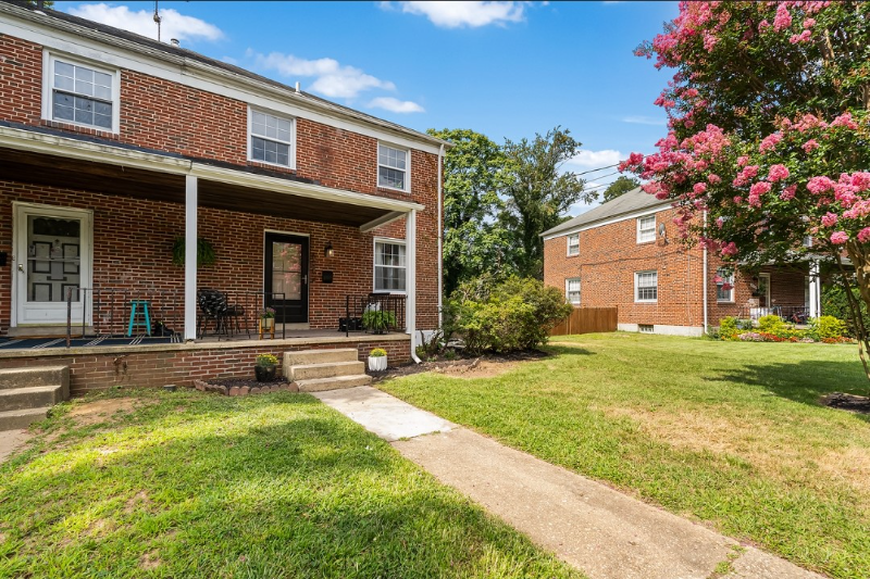6502 Loch Hill Rd - Photo 2 of 29