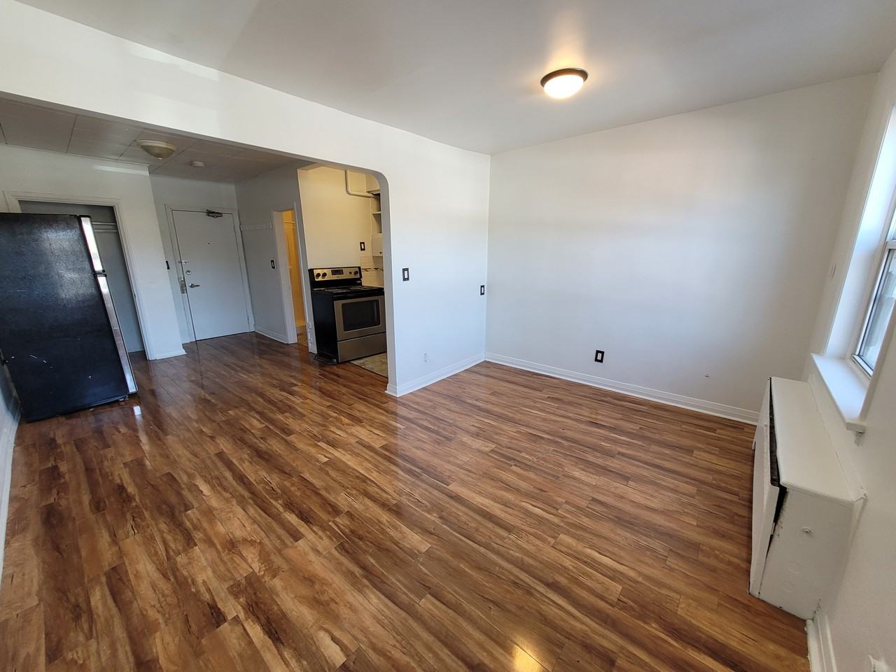 596 Concession Street #10 - Photo 3 of 6
