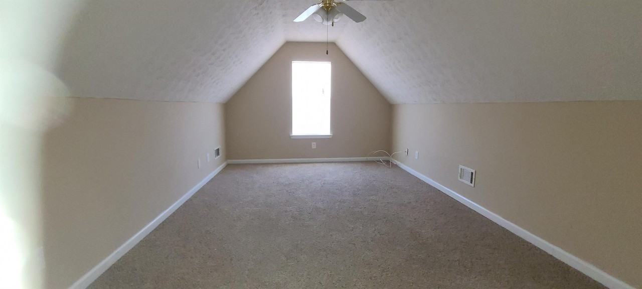 30 Princeton Ct #1 - Photo 3 of 17