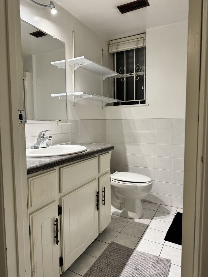 146 East 53rd Avenue - Photo 3 of 10