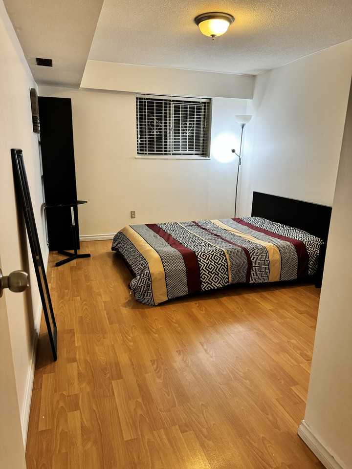 146 East 53rd Avenue - Photo 7 of 10