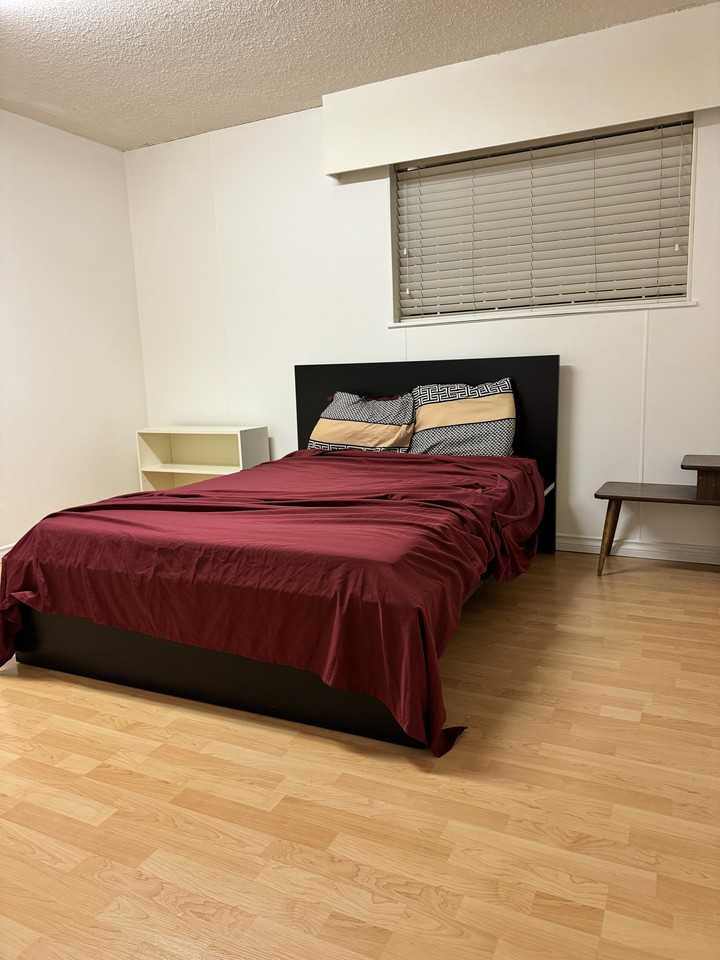 146 East 53rd Avenue - Photo 4 of 10