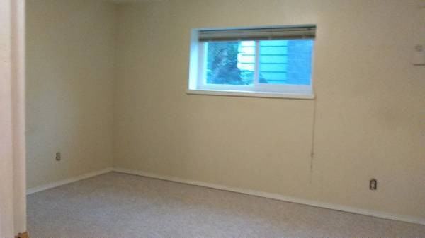 11316 133 Street - Photo 3 of 9