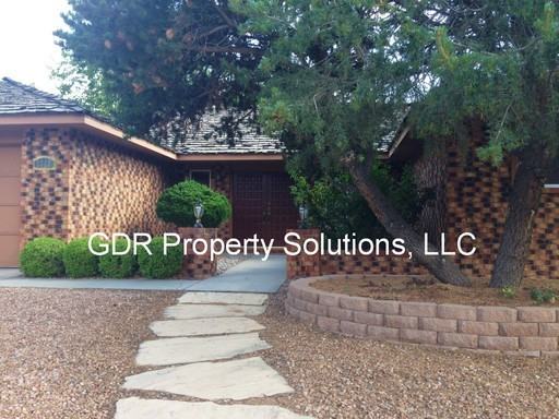 7712 Lamplighter Ln NE - Photo 2 of 40