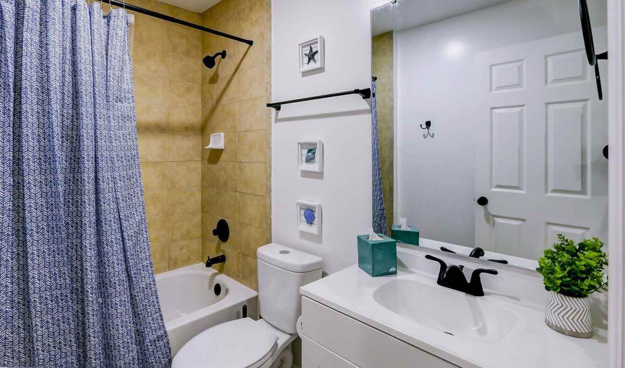 Courtland St - Photo 2 of 10