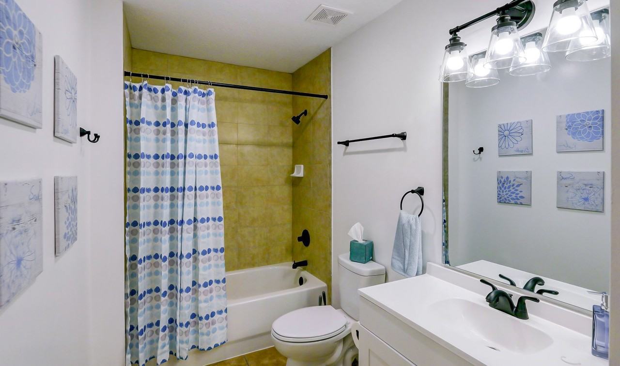 Courtland St - Photo 4 of 10