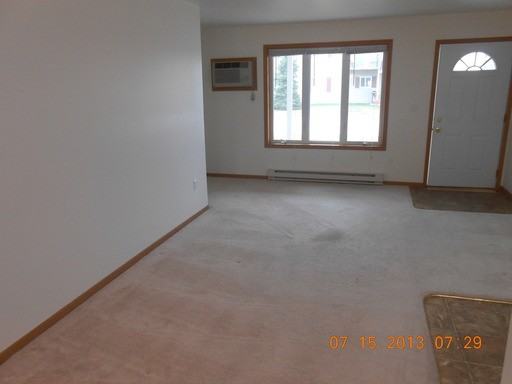 1606 Spruce Dr NE - Photo 3 of 8