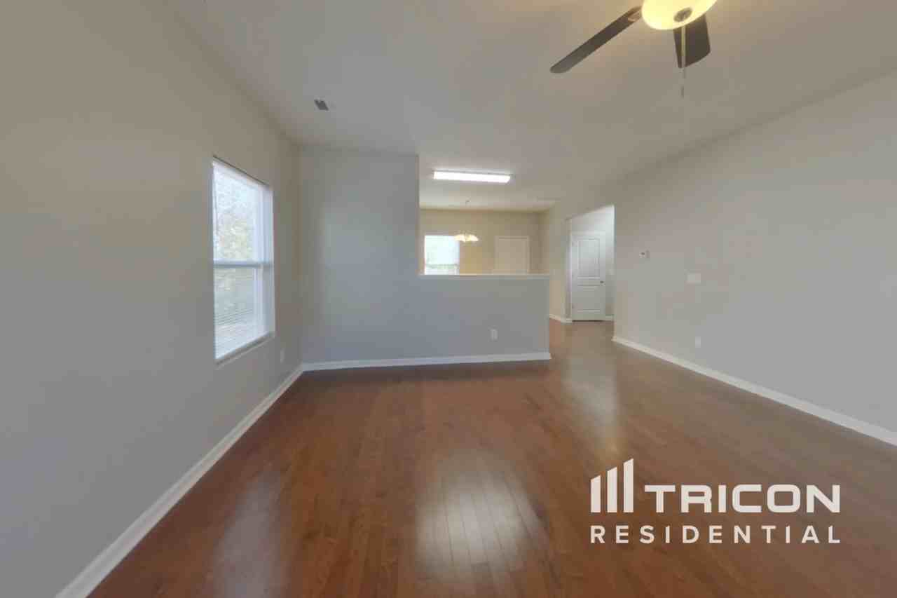 213 English Oak Ln - Photo 3 of 17