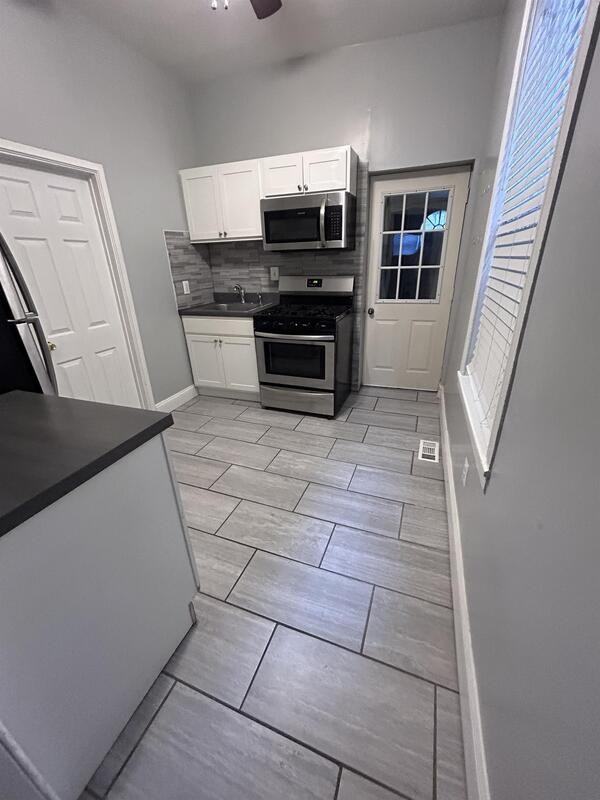 2517 N 18th St - Photo 2 of 25