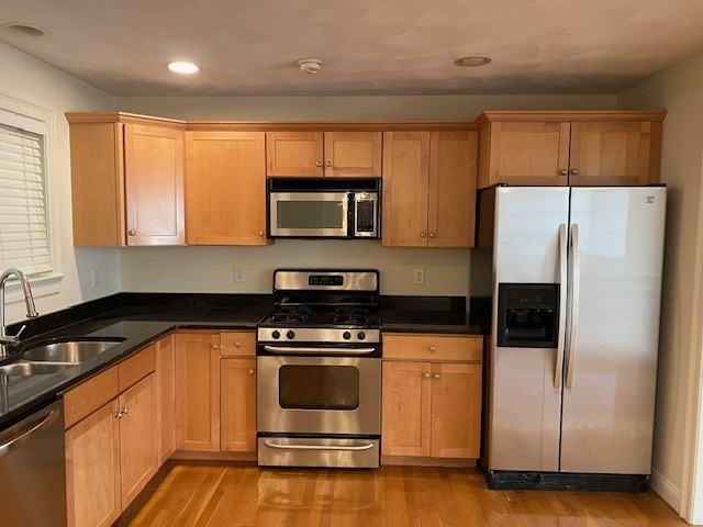 12 Knowles Farm Rd - Photo 2 of 33