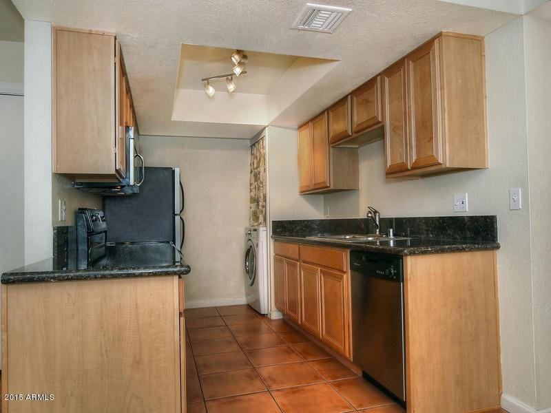 740 W Elm St #105 - Photo 7 of 19