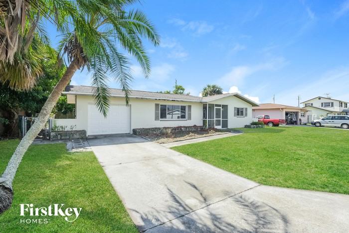 425 Belair Ave - Photo 2 of 16