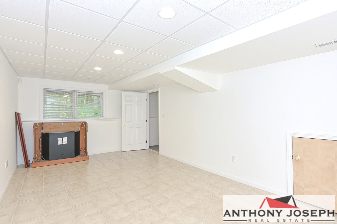 123 Lordvale Boulevard #123 - Photo 4 of 64