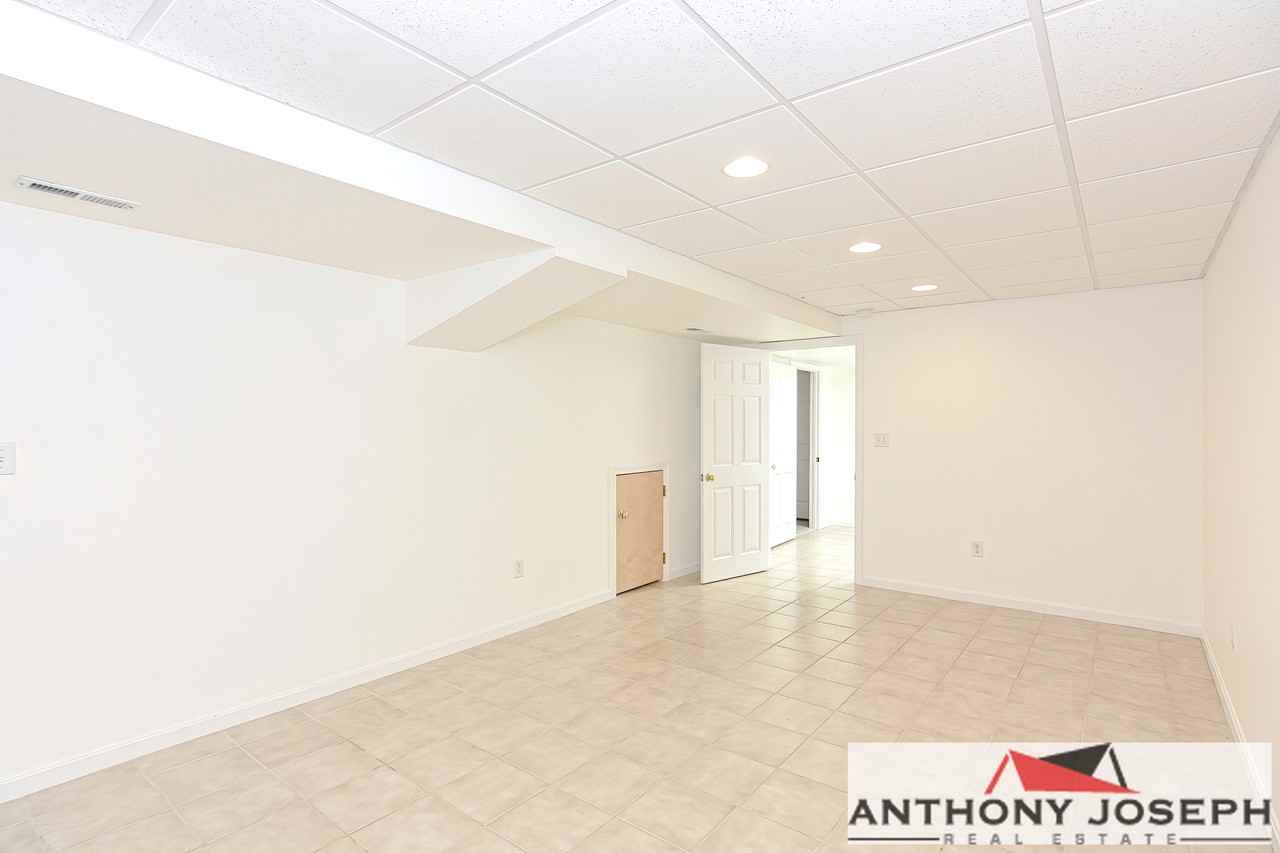 123 Lordvale Boulevard #123 - Photo 5 of 64