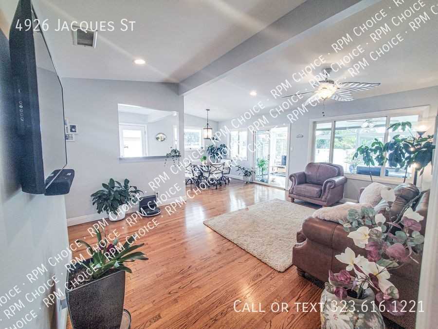 4926 Jacques St - Photo 3 of 29