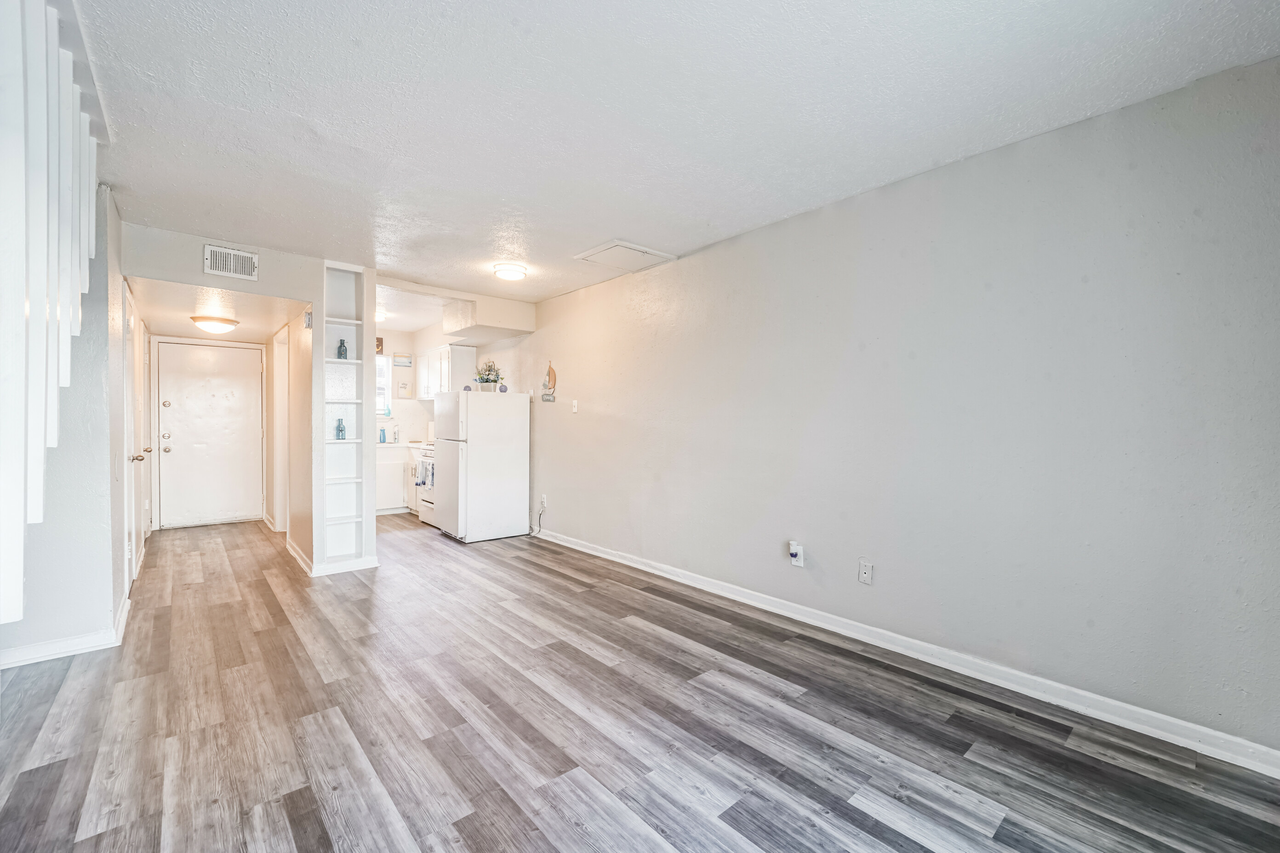 Bellestone Villas Apartments - Photo 2 of 18