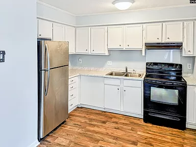 1217 Grove Park Ln - Photo 2 of 5