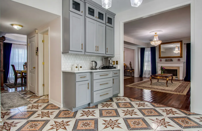 6777 Autumn Oaks Drive - Photo 3 of 18