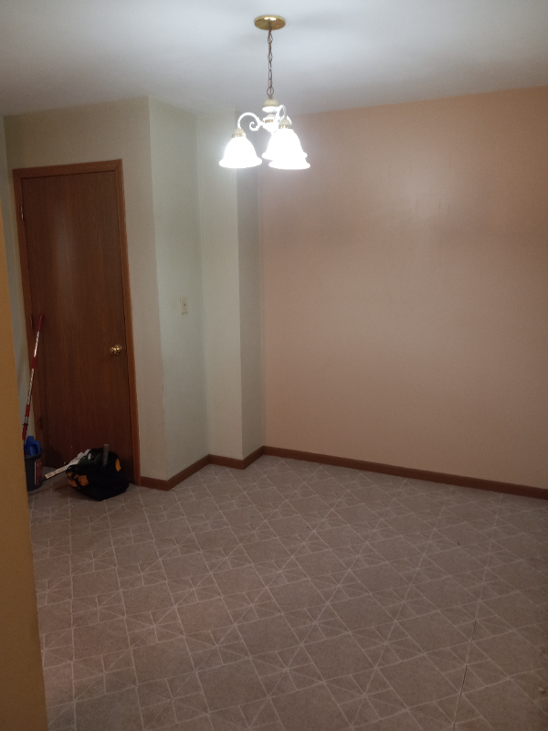 725 S State St #B - Photo 2 of 4