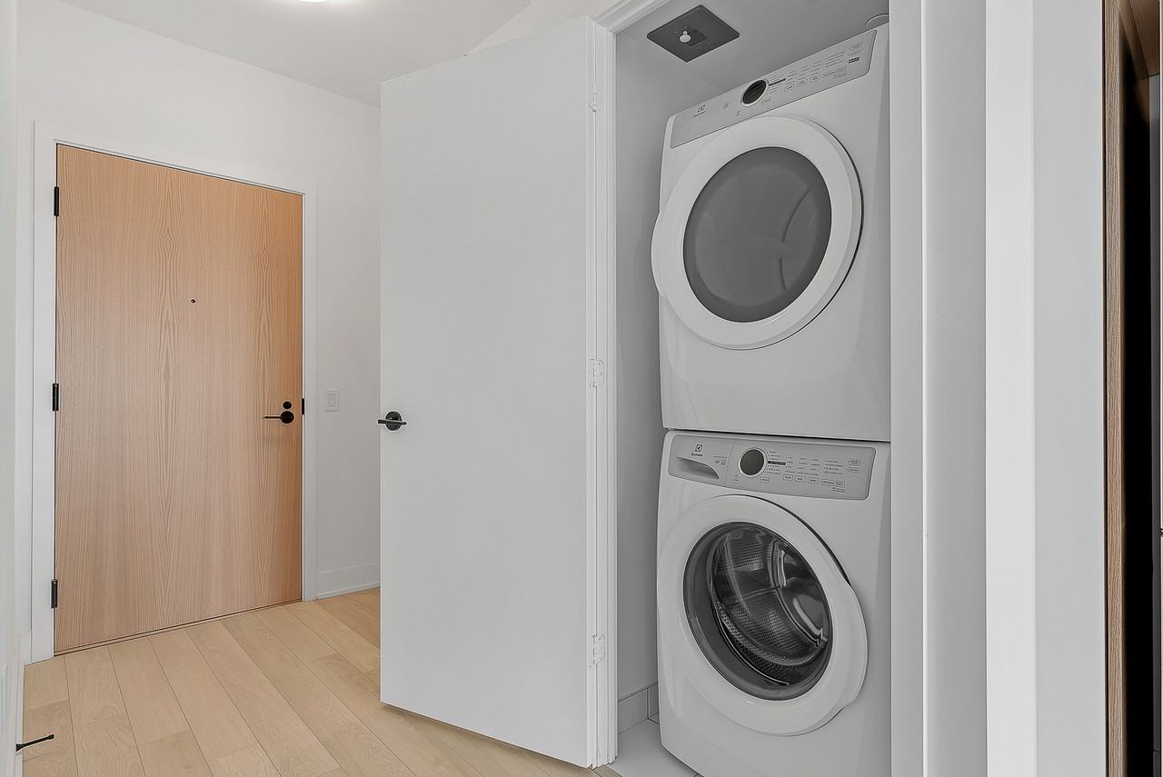 50 George Butchart Drive #620 - Photo 3 of 9