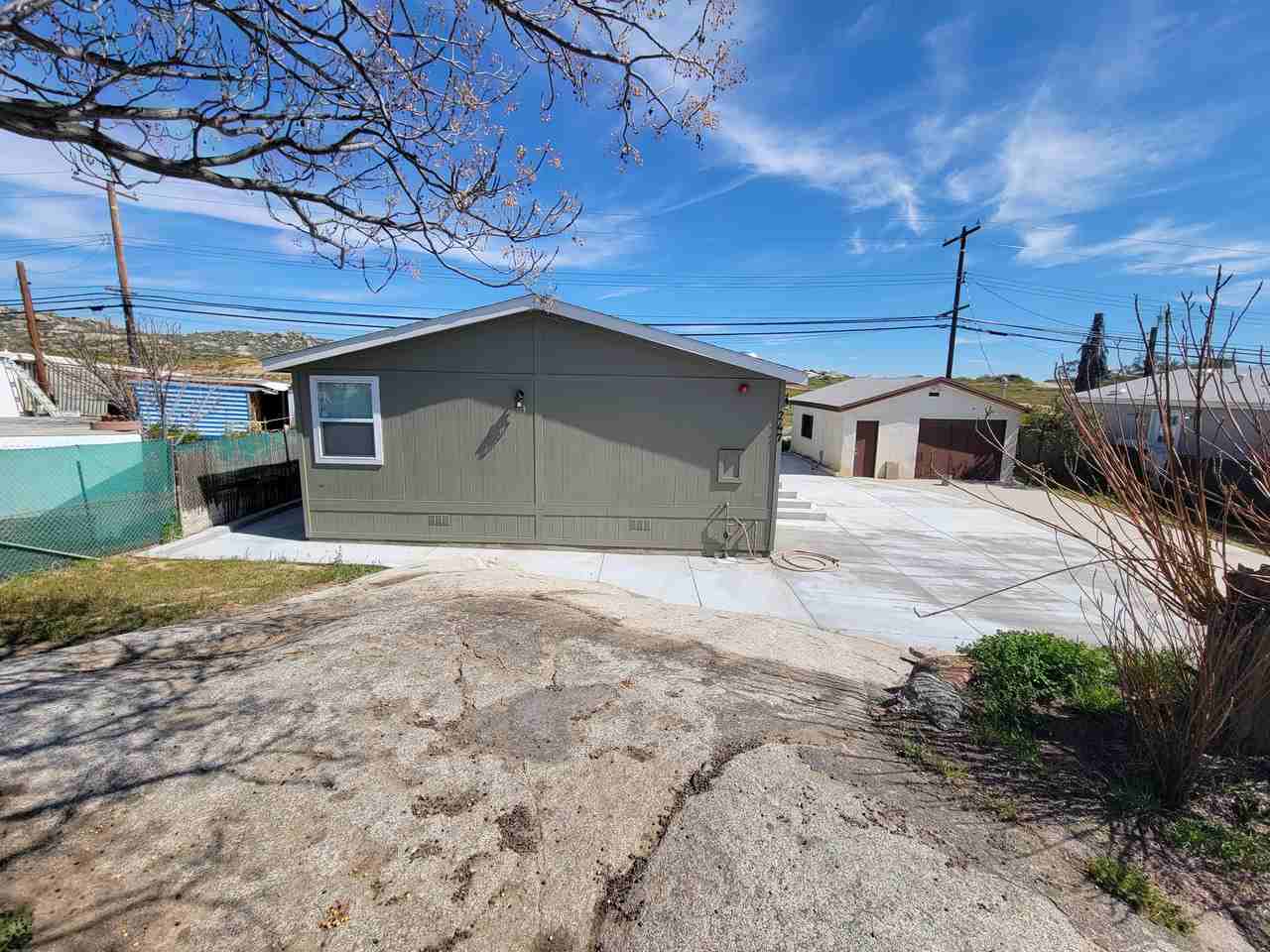 247 Bond Drive - Photo 2 of 23
