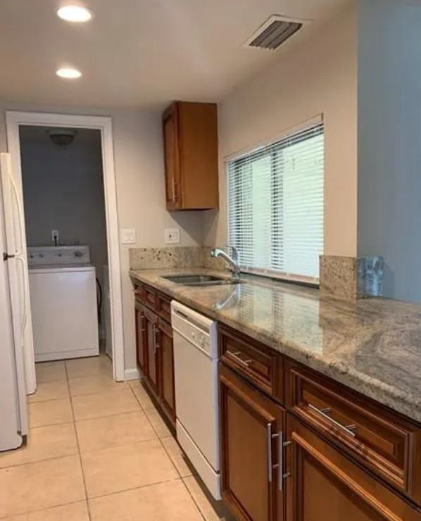 10515 Northwest 37th Street - Photo 2 of 7