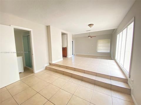10515 Northwest 37th Street - Photo 3 of 7