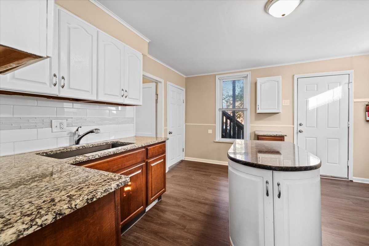 332 Goddard St Lowr - Photo 3 of 12