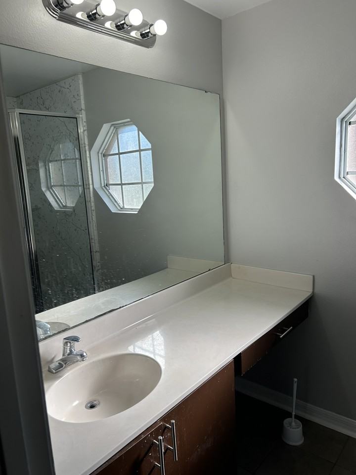 205 Grifford Dr - Photo 3 of 22