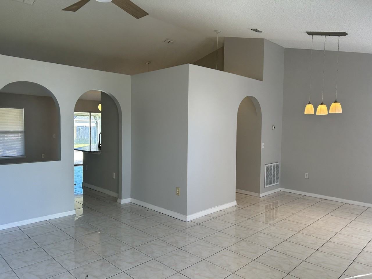 205 Grifford Dr - Photo 2 of 22