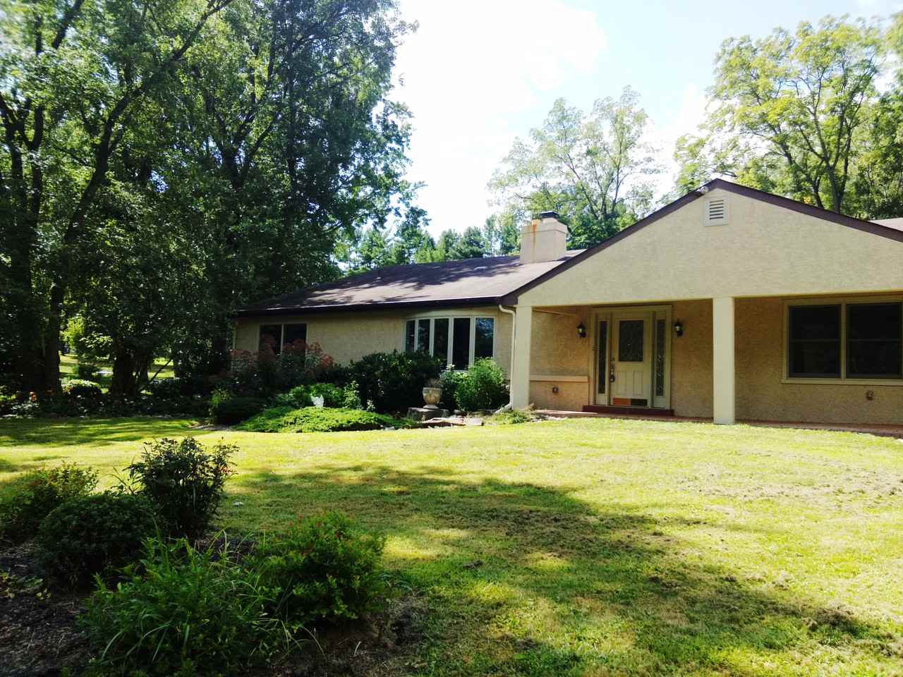 1820 Cathedral Rd - Photo 2 of 31