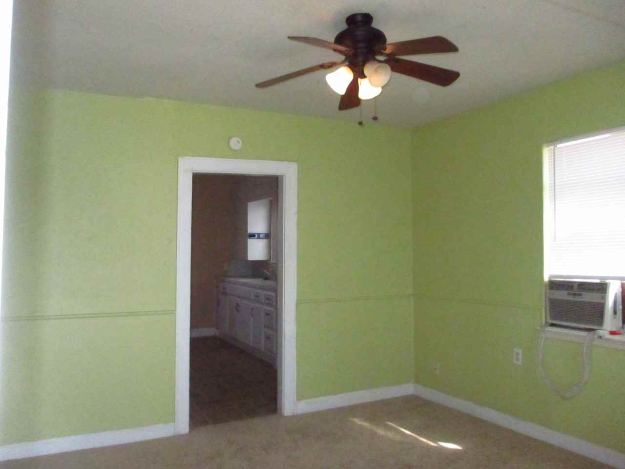 215 E Hayes St - Photo 3 of 11