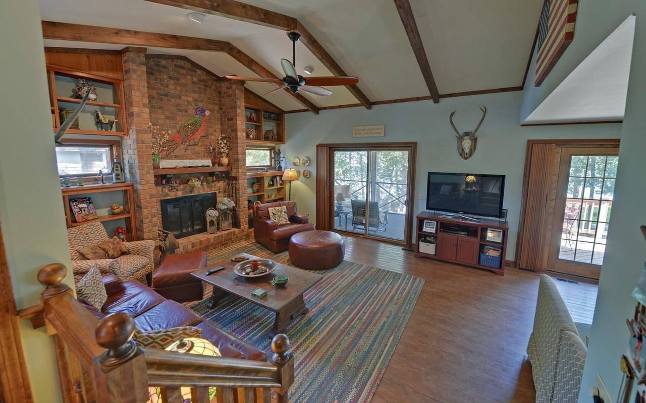 1517 Lightwood Rd - Photo 2 of 18